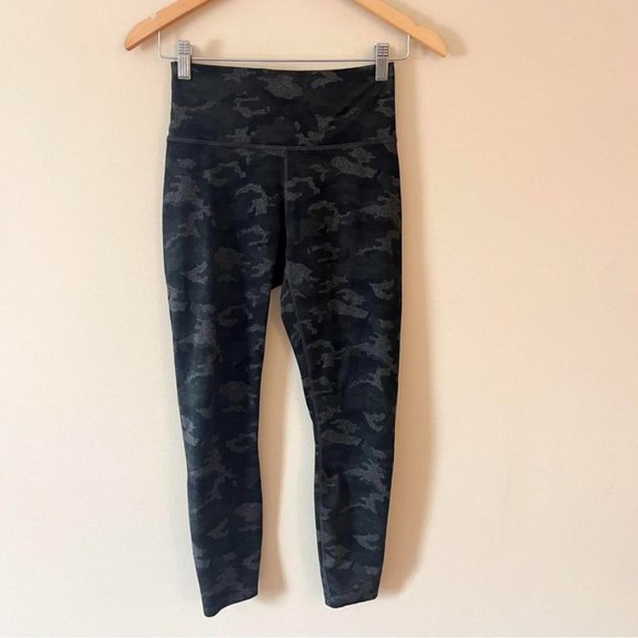 Fabletics Camo Define Powerhold High Waisted 7/8 Leggings Size Small - Picture 2 of 4